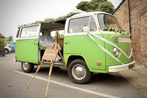 Why Use a Classic Car for your Wedding?